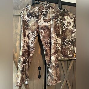 SHE Brand Strata XL CAMO pants and reversible vest NWOT